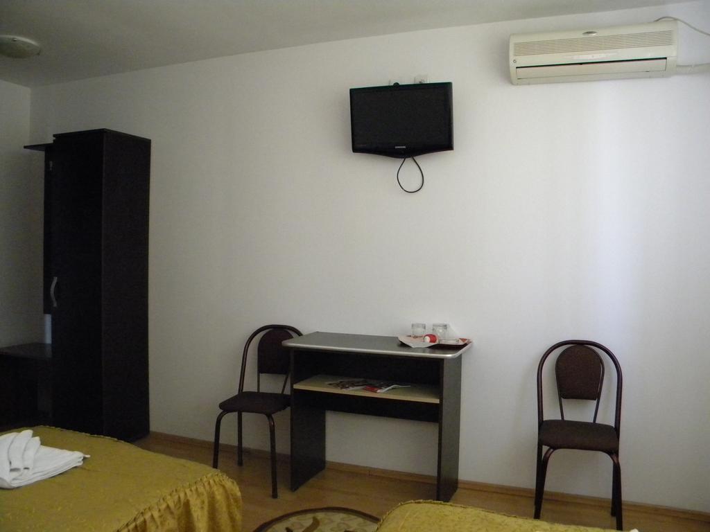 Hotel River Târgu Jiu Room photo