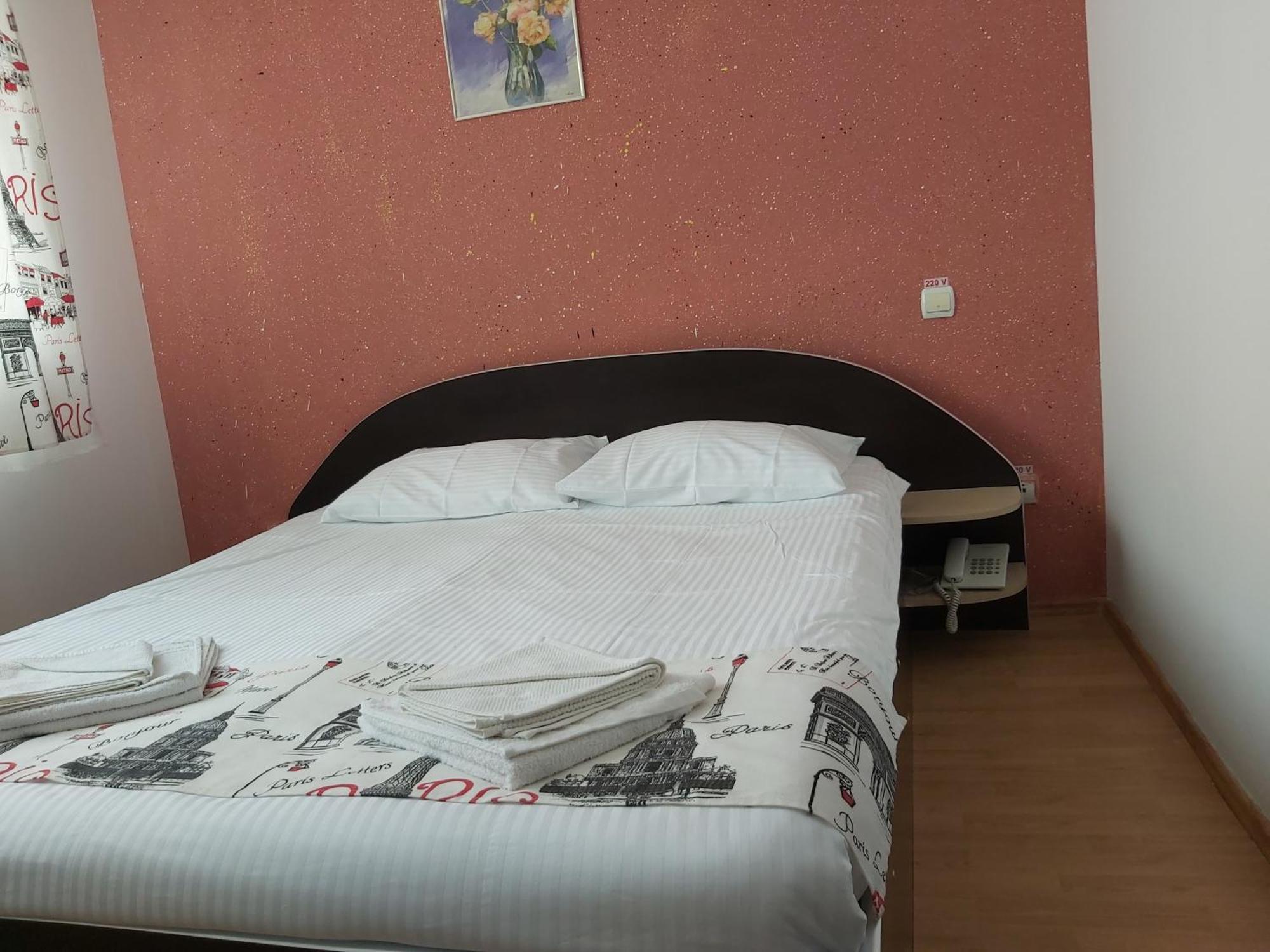 Hotel River Târgu Jiu Room photo